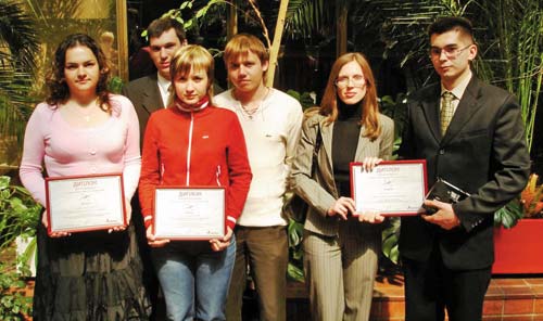 Победители конкурса (слева направо): Инна Владимировна Хоменко, Денис Иванович Баловнев, Елена Радченкова, Дмитрий Ермольев, Ирина Анатольевна Баранова, Артем Цыкунов