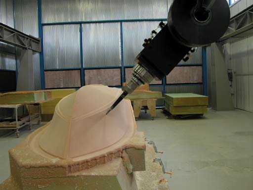 Для программирования обработки мастер-моделей корпусов судов с помощью пятиосевого станка MR 125 фирма Viking Yacht выбрала CAM-систему PowerMILL