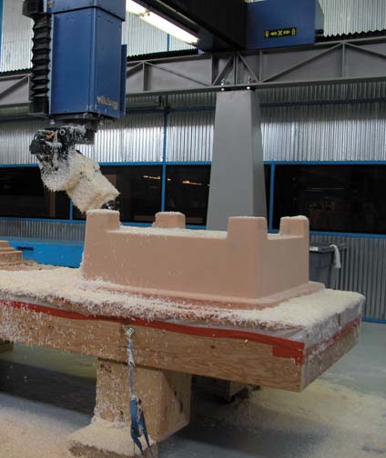 Для программирования обработки мастер-моделей корпусов судов с помощью пятиосевого станка MR 125 фирма Viking Yacht выбрала CAM-систему PowerMILL